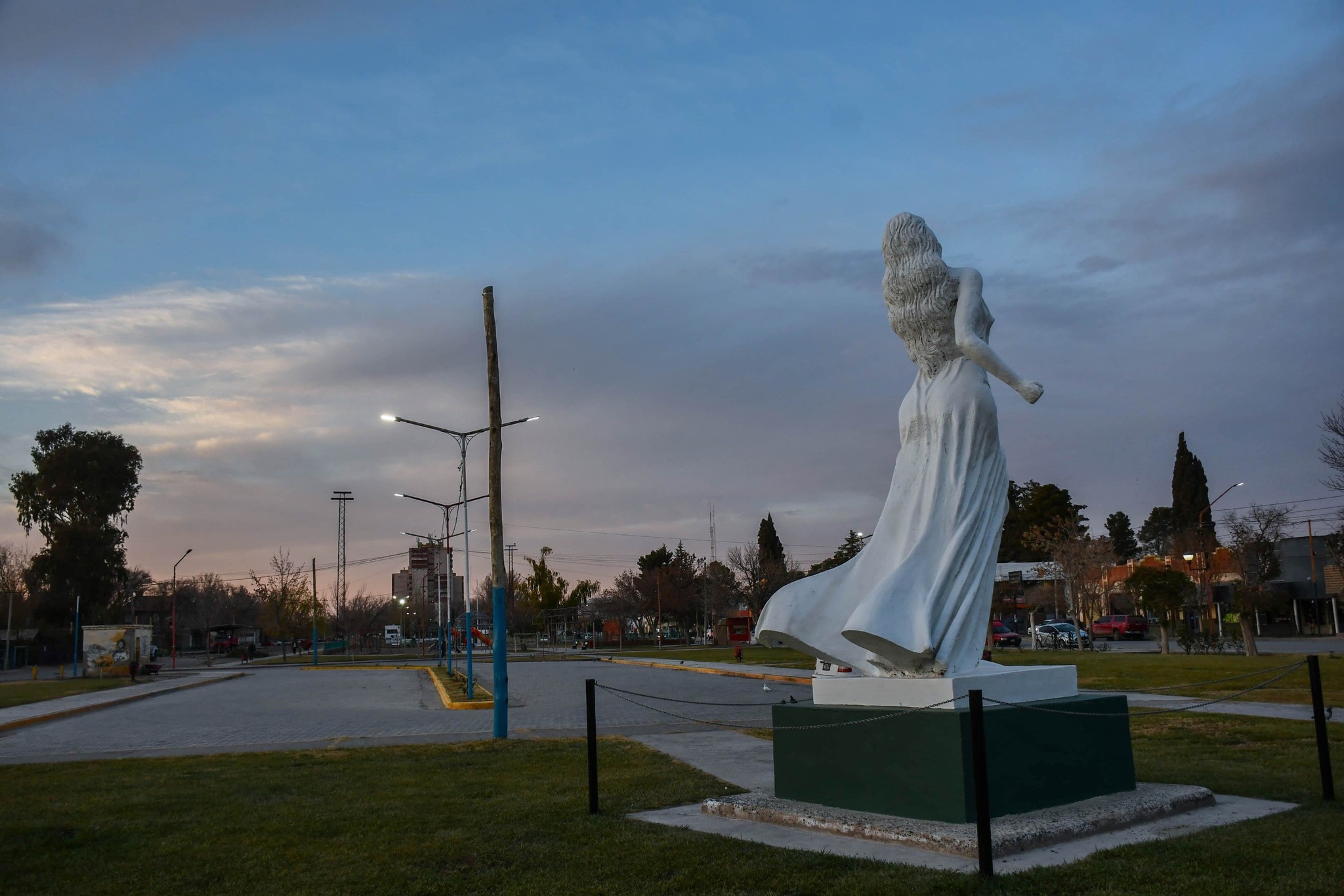 Continúan los trabajos de embellecimiento urbano en Cinco Saltos