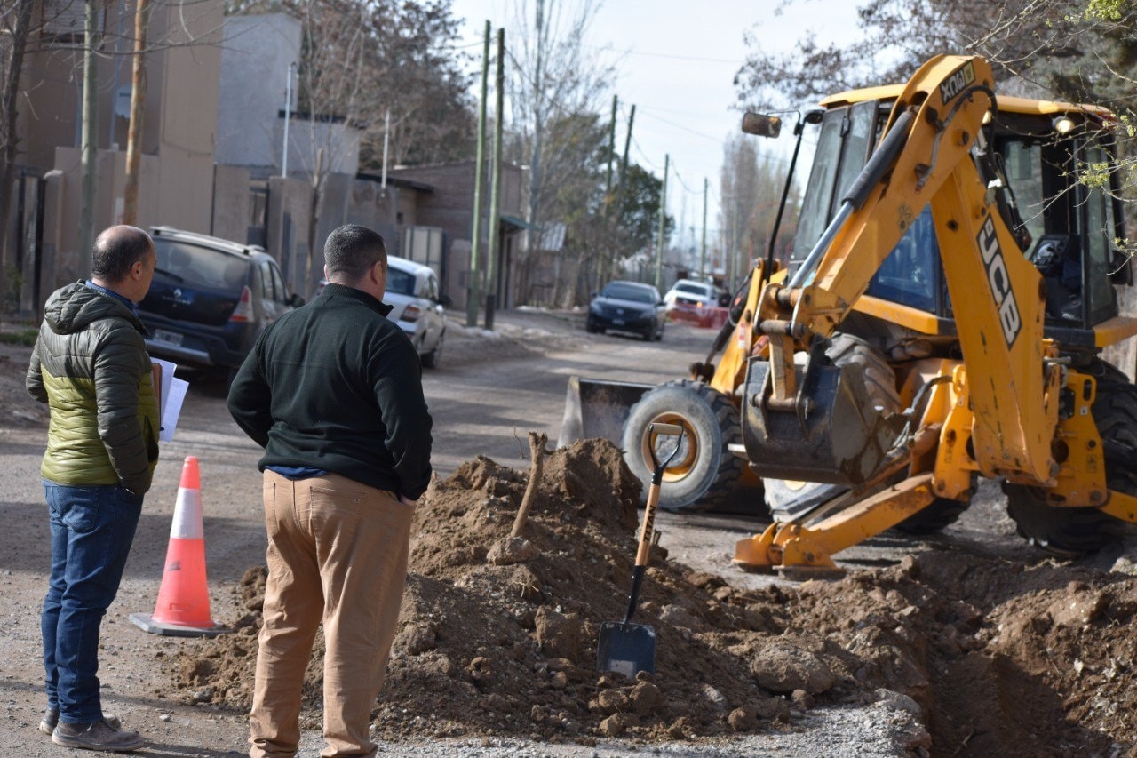 Avanza la obra de cordón cuneta en calle Pacheco