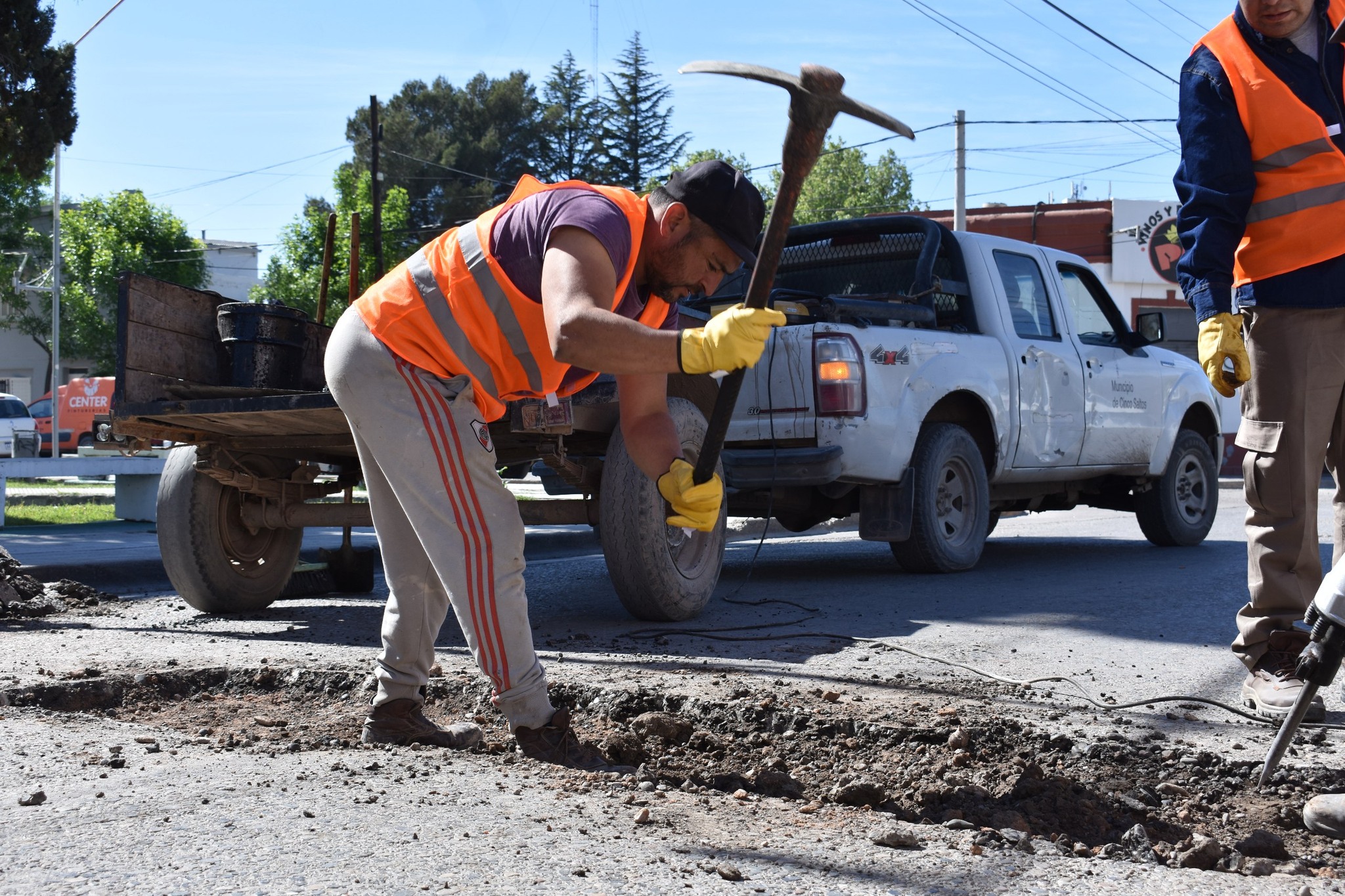 🛠️ Reparación y bacheo en calle San Martín