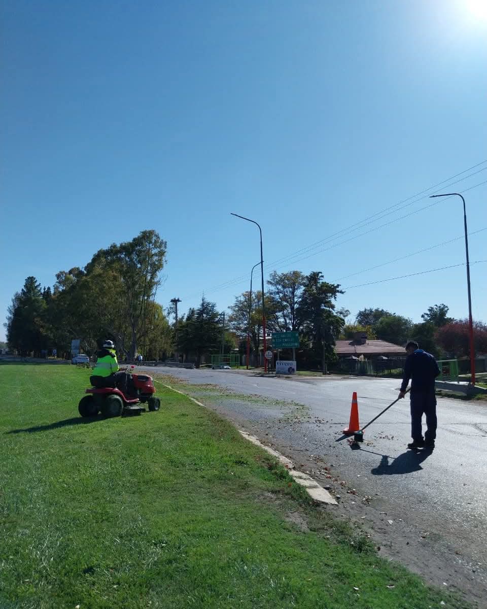 Puesta en valor: Tareas de embellecimiento en la rotonda principal