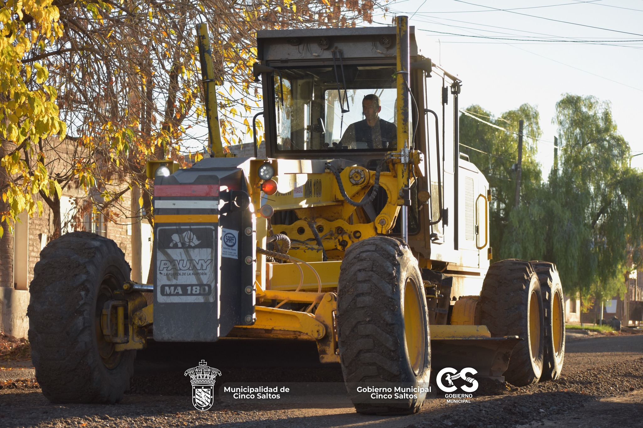 Trabajos de mantenimiento vial en calles Deán Funes e Independencia