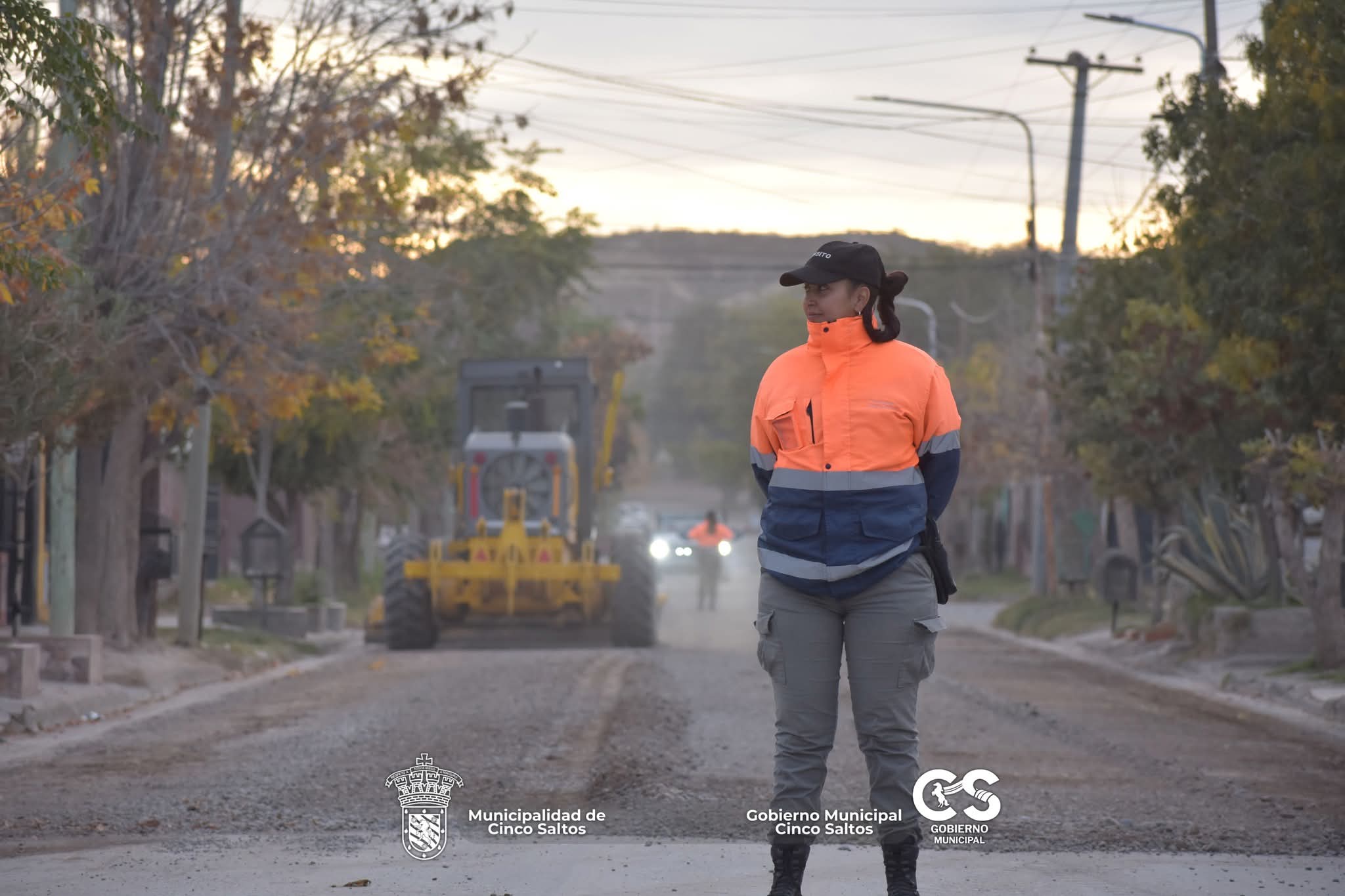 Avanzan las tareas de nivelación y mantenimiento de calles en la ciudad