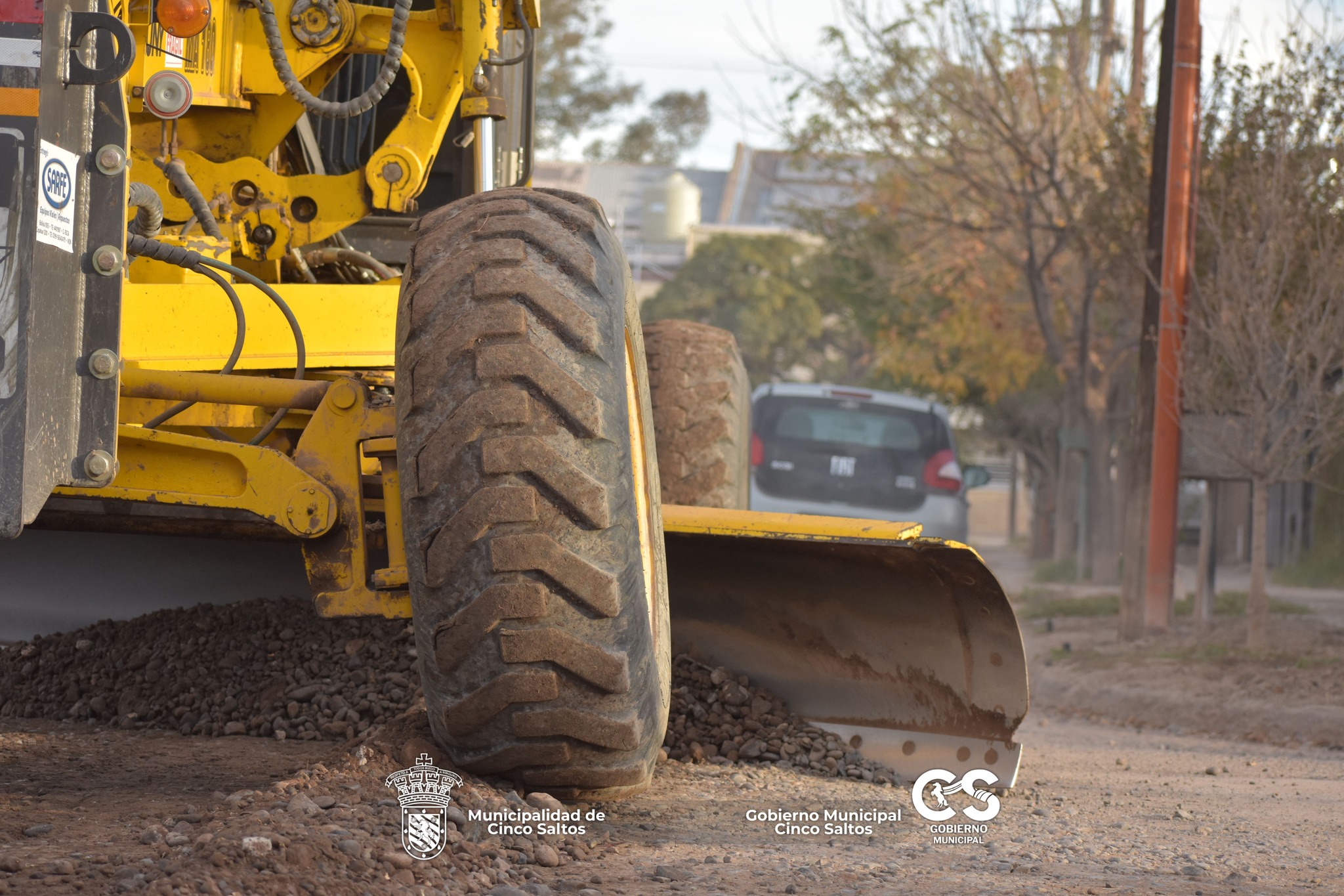 Continúan los trabajos de mantenimiento y nivelación de calles