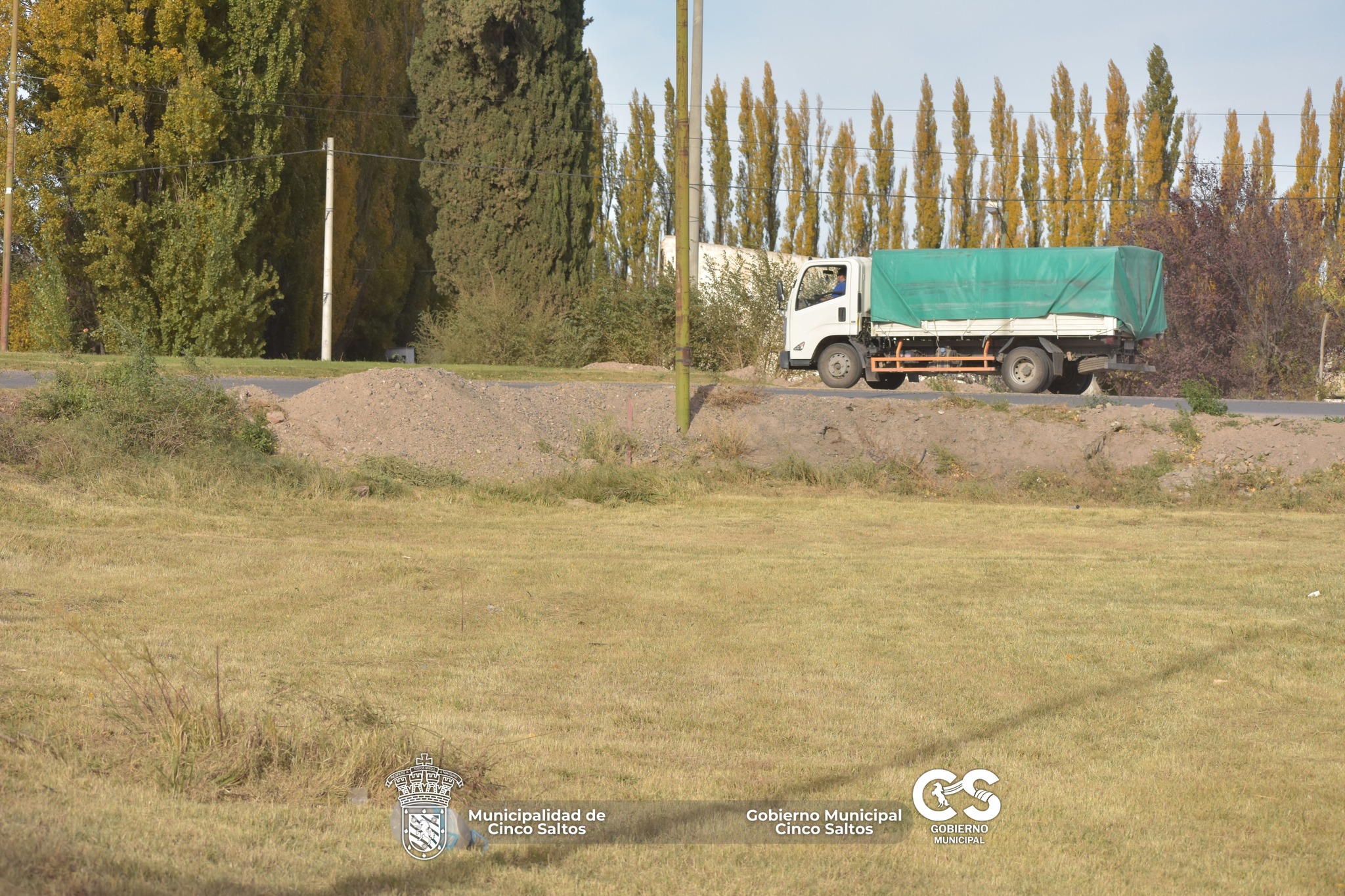 Trabajos de mantenimiento y embellecimiento en los espacios verdes de la Ruta 151