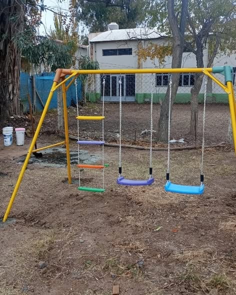 Entrega de nuevos juegos de patio al Centro de Desarrollo Infantil Walt Disney