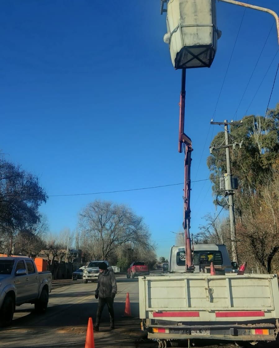 Renovación lumínica en el puente El Arroyón